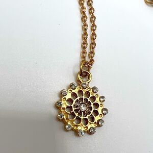 *3/$20* Gold tone and rhinestone circle pendant choker necklace